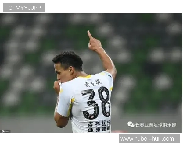 成都足球队的成长之路:从默默无闻到璀璨辉煌的奋斗历程 成都足球队的成长之路:从默默无闻到璀璨辉煌的奋斗历程